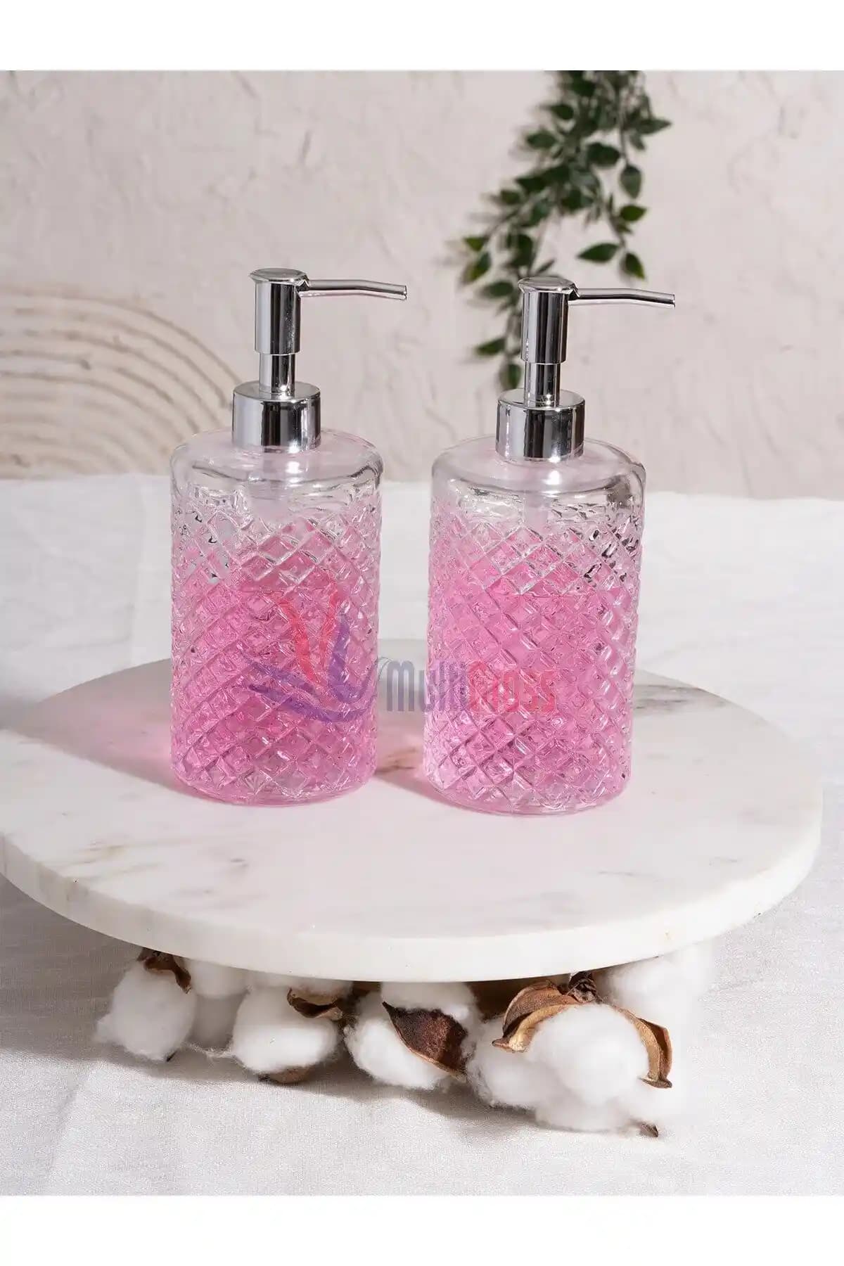 Modern Ev Dekorasyonunda Estetik ve Fonksiyonellik Sunan Şık Sıvı Sabun Şişeleri