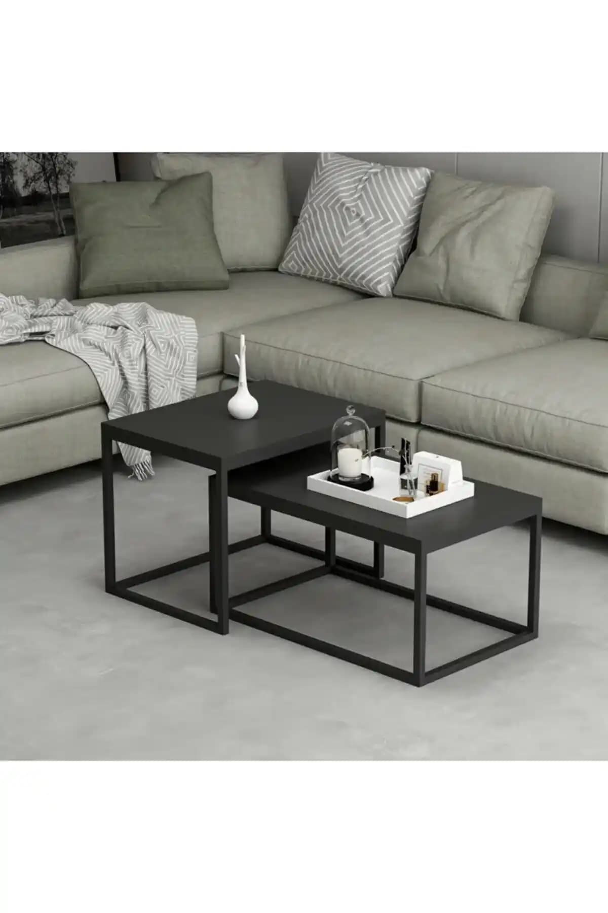 Modern Ev Dekorasyonunda Siyah Sehpa Seçimi ve Stil İpuçları