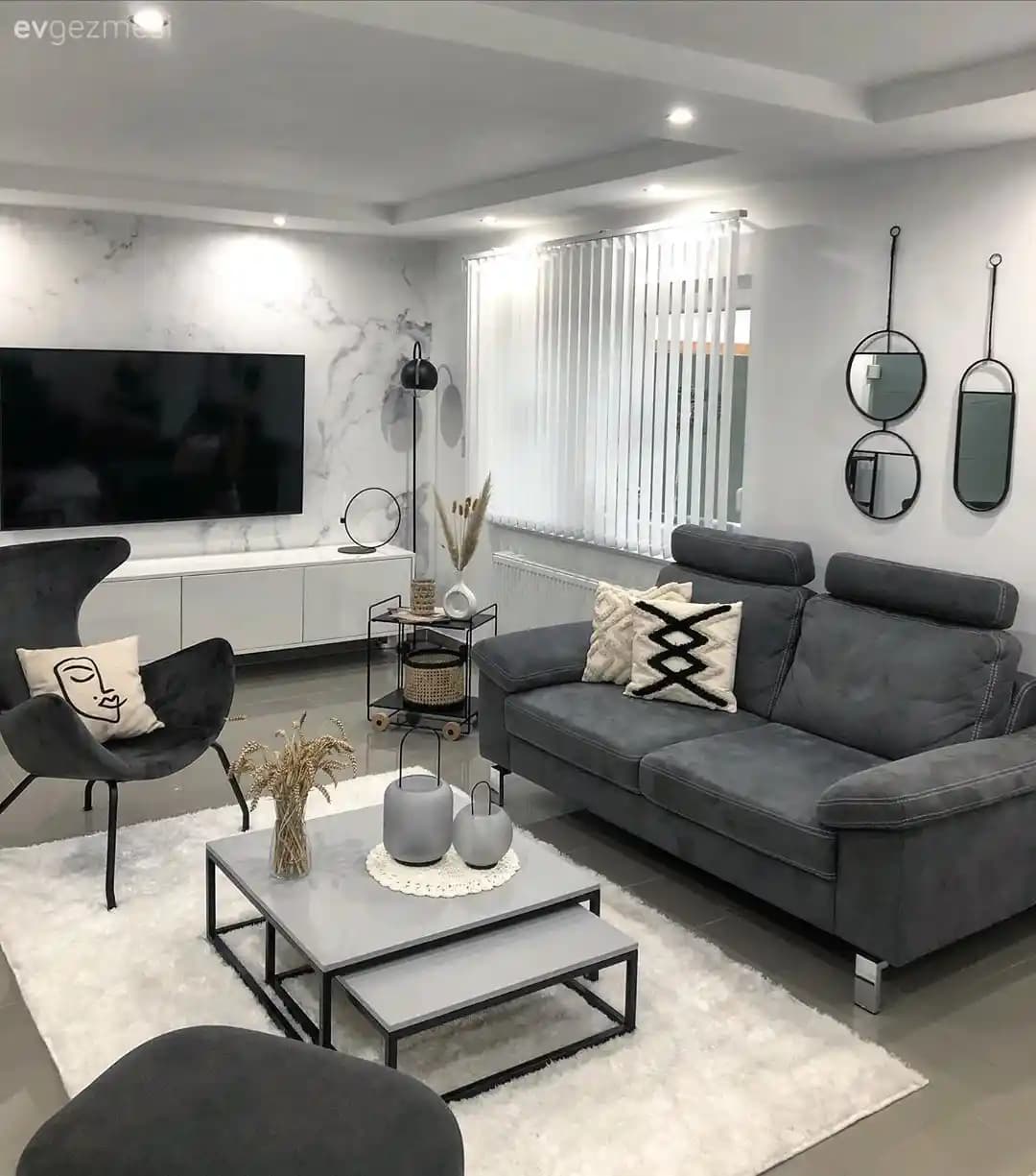 Modern Gri Koltuk Takımlarıyla Şık ve Fonksiyonel Salon Dekorasyonu Rehberi