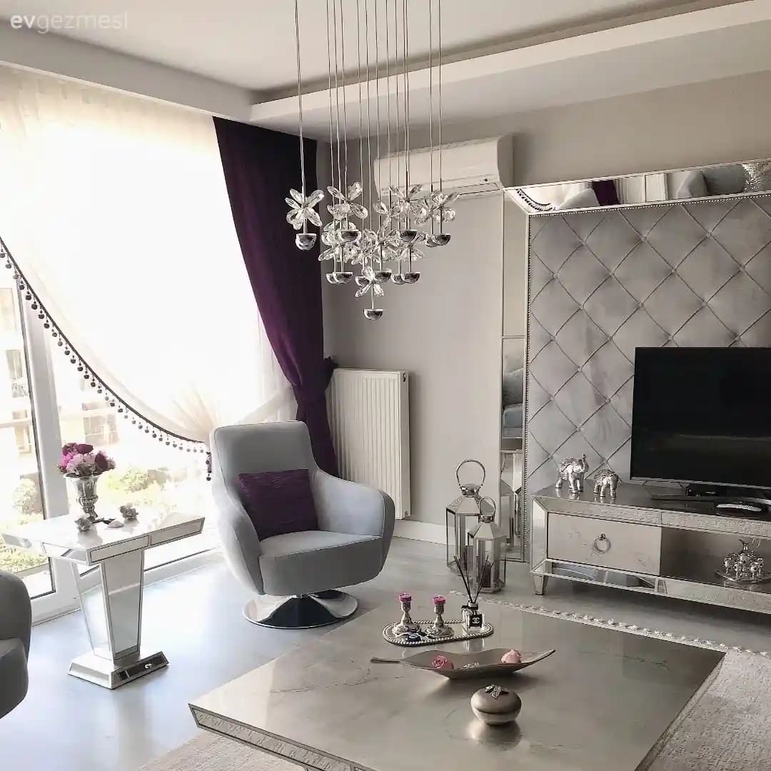 Modern Klasik Salonlarda Aynalı Dekorasyon ile Estetik ve Fonksiyonelliğin Buluşması