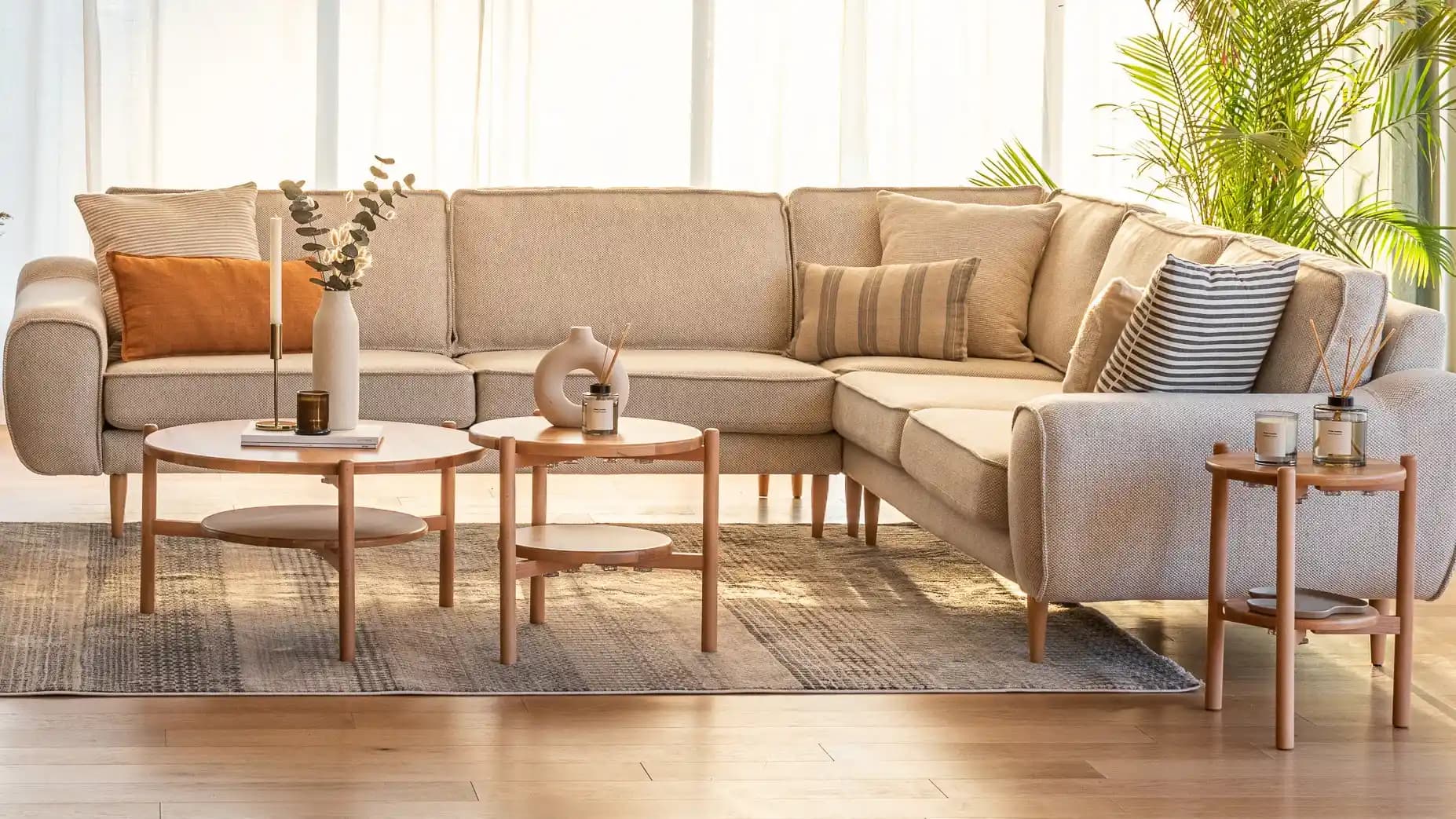 Modern mini koltuklar: küçük alanlar için fonksiyonel ve şık tasarım çözümleri