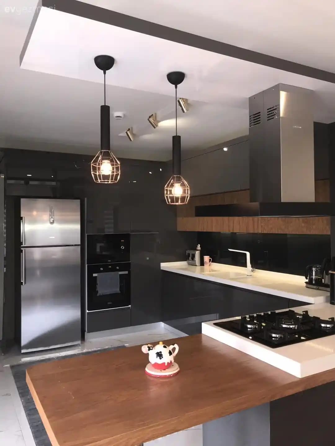 Modern Mutfak Tartıları ve Dekorasyon Uyumunu Sağlayan Tasarım Seçenekleri