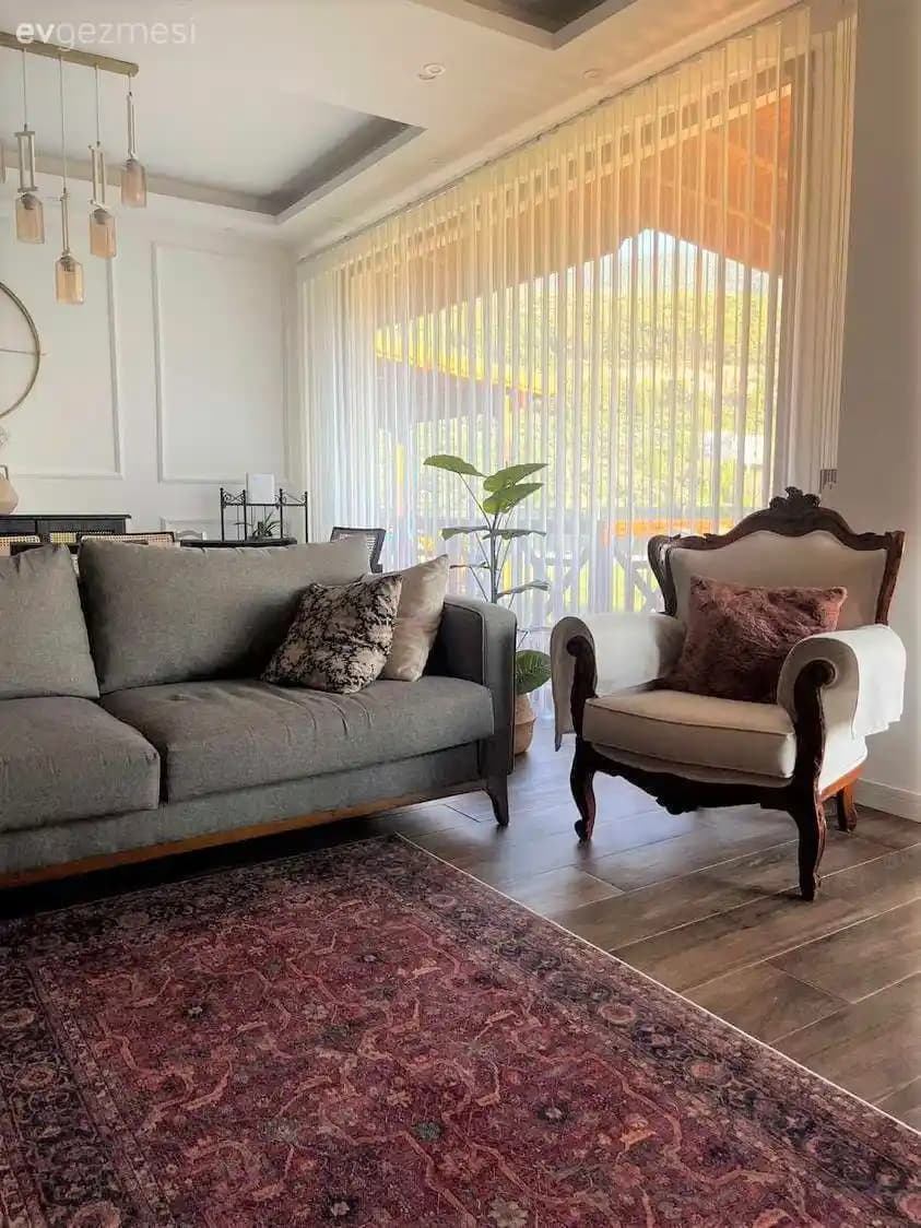 Modern ve Sade Ev Dekorasyonunda Halı Seçimi ve Uygulama İpuçları