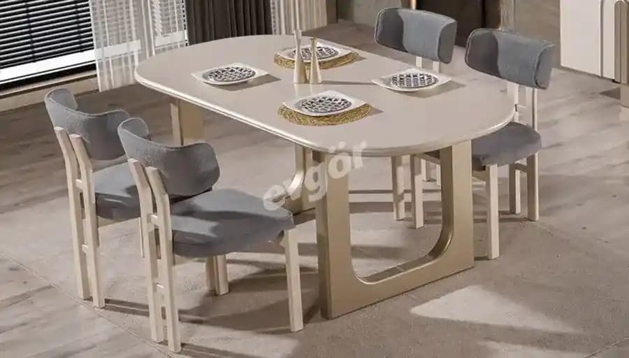 Modern Yemek Masası Dekorasyonunda Güncel Trendler ve Uygulama İpuçları