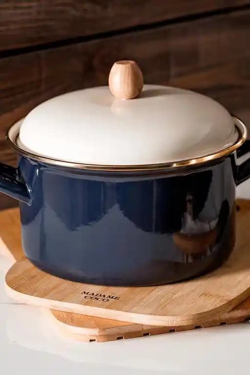 Mutfak Dekorasyonunda 22 cm Tencere Seçimi: İşlevsellik ve Estetiğin Dengesi