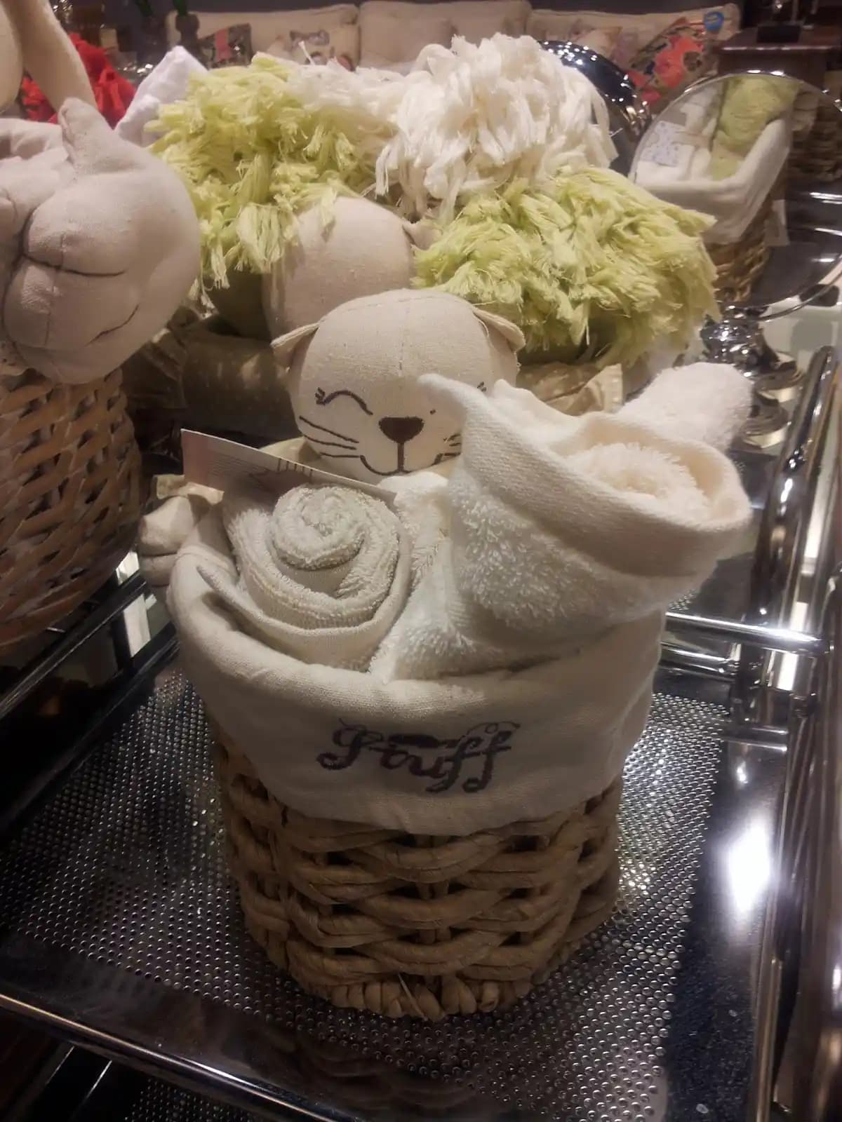 Pratik ve Estetik Havlu Sepetleri: Dayanıklı Malzeme ve Kullanım Kolaylığı