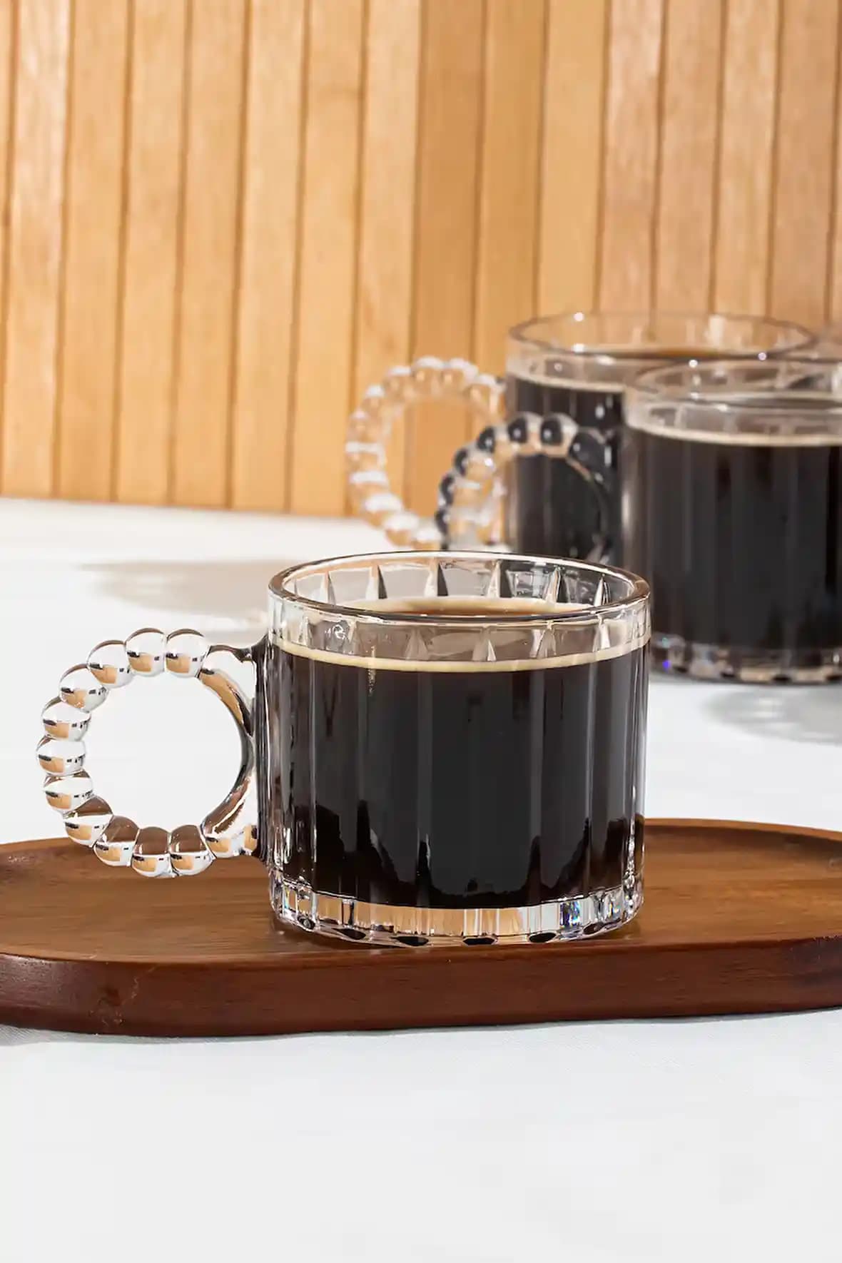 Reklamlı Cam Kulplu Çay Bardağı Modelleri: Tasarım ve İşlevsellik Arasındaki Denge
