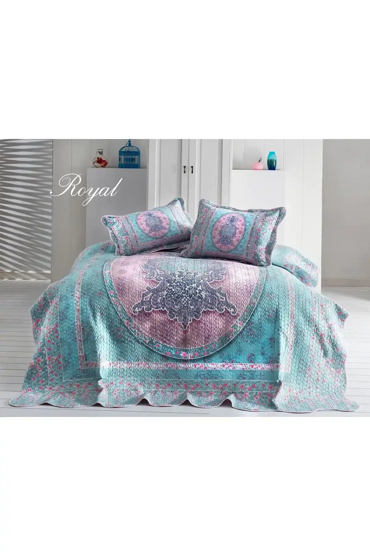 Royal Yatak Örtüleri: Şıklık ve Konforu Bir Arada Sunan Yatak Odası Dekorasyonu