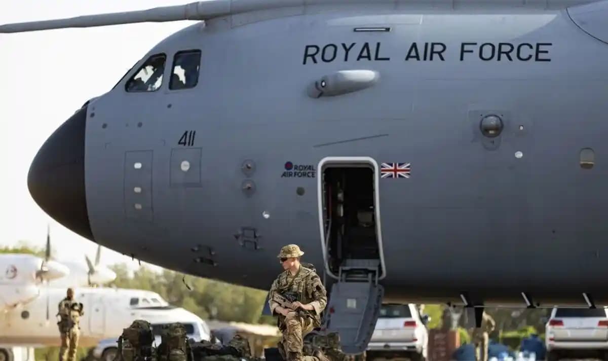 Sas Raflar: Dayanıklılık ve Estetiği Bir Araya Getiren Çözüm