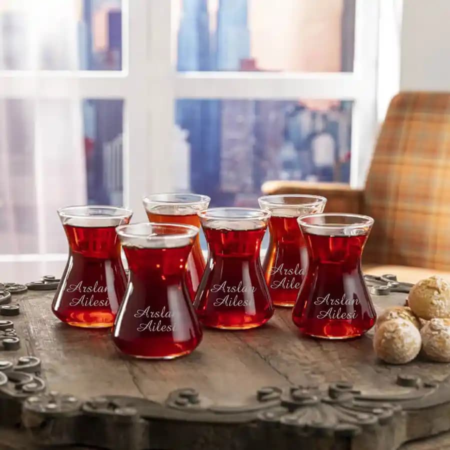 Şık Bardak Setleri ve Hediye Seçenekleri: Estetik ve Fonksiyonelliğin Buluşması