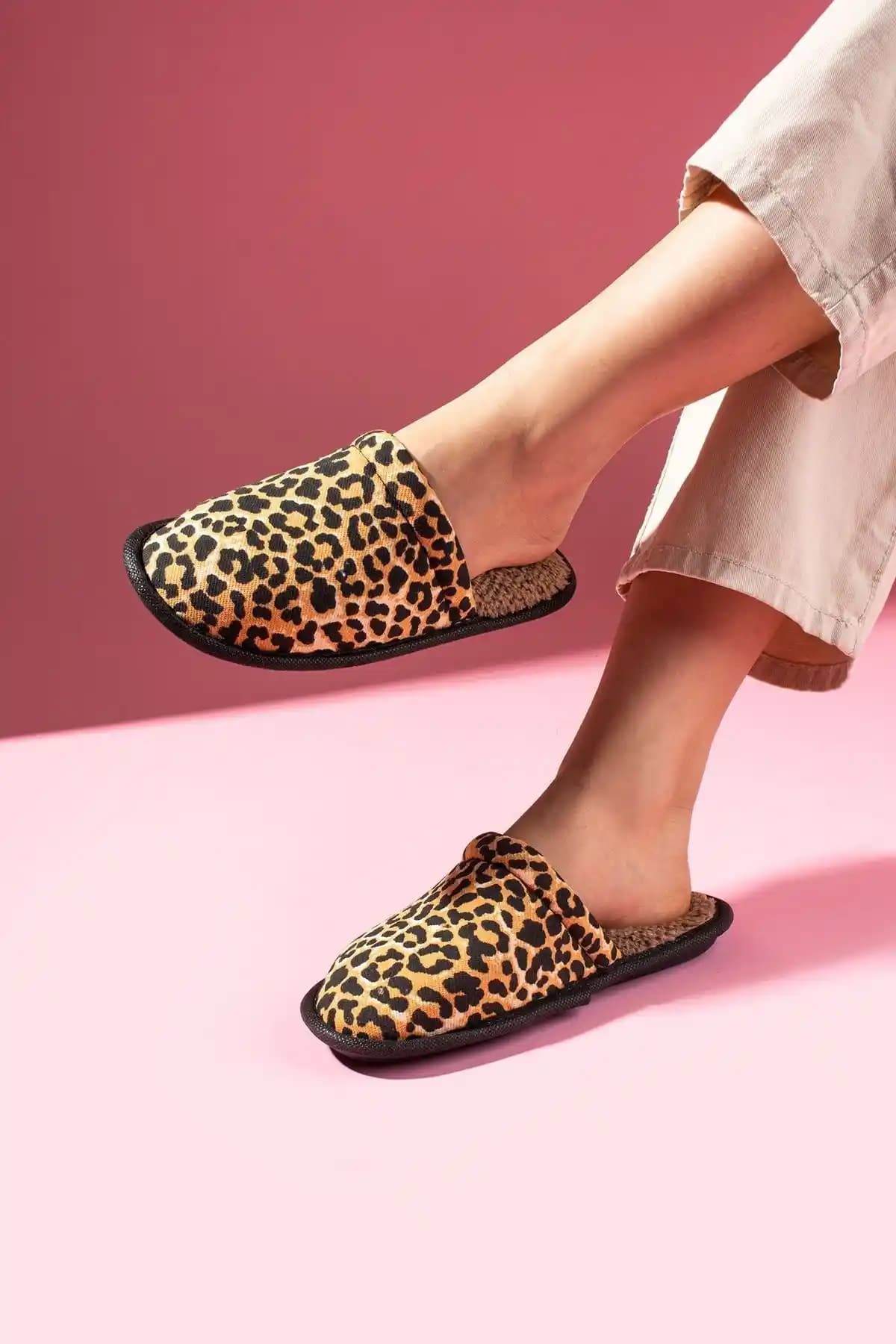 Şık Desenli Ev Kupaları Koleksiyonu ile Dekorasyonda Zarif Dokunuşlar