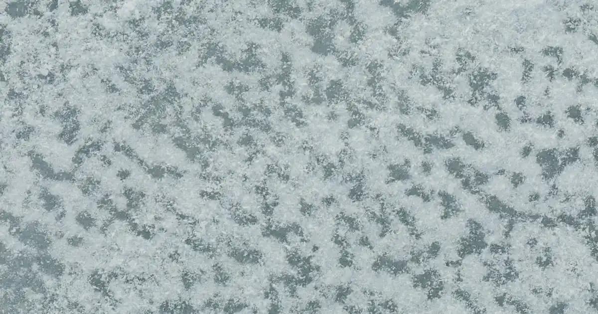 Şık Dikdörtgen Pecetelik Masa Dekoru: Estetik ve Fonksiyonelliğin Buluşması