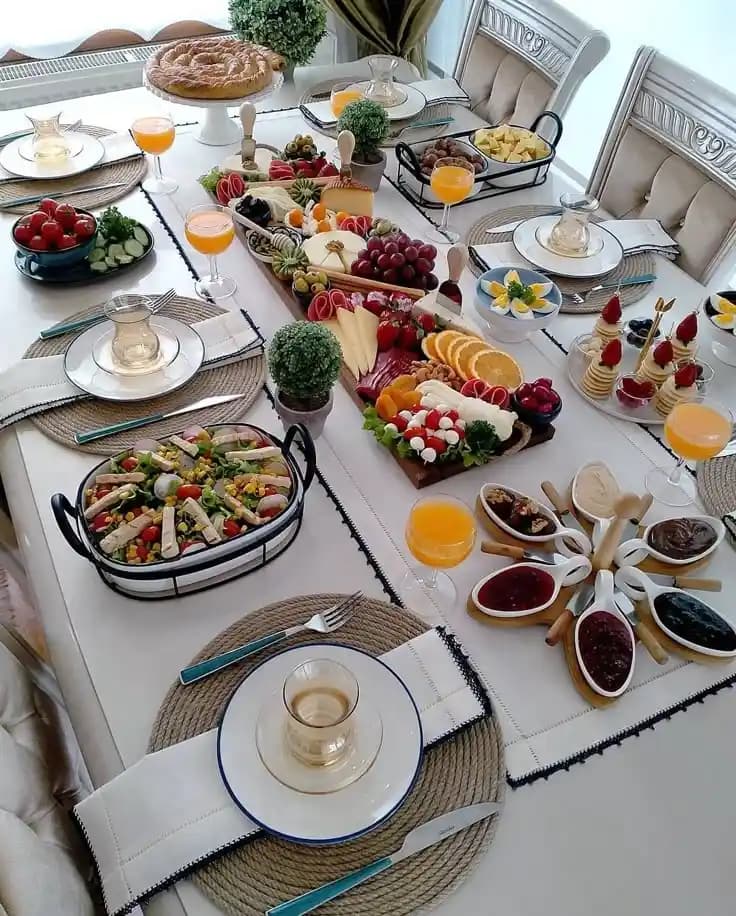 Şık Kahvaltı Masa Dekorasyon Ürünleri: Estetik ve Fonksiyonellik Bir Arada
