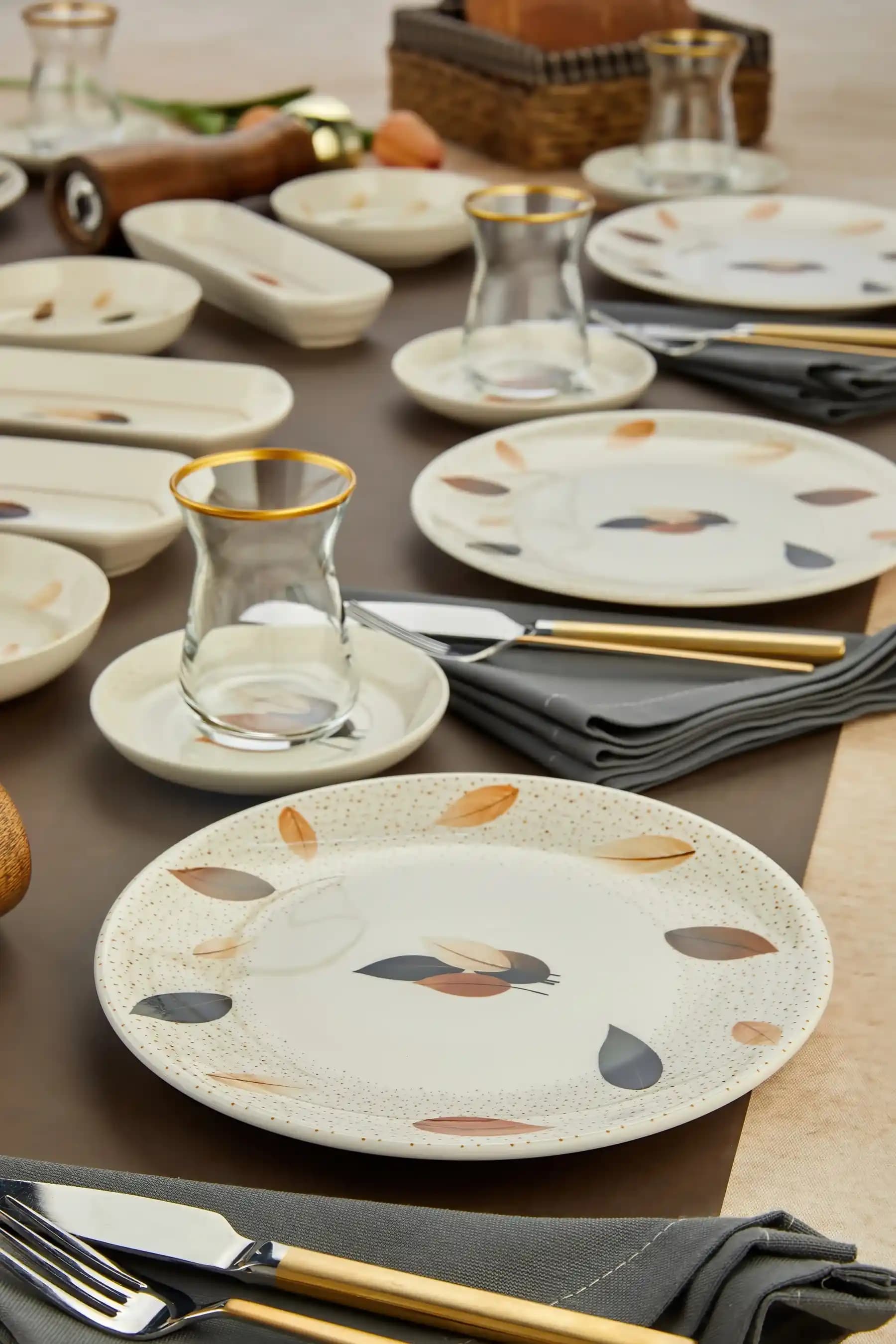 Şık Kahvaltı Sofraları İçin Estetik ve Fonksiyonel Takım Seçenekleri