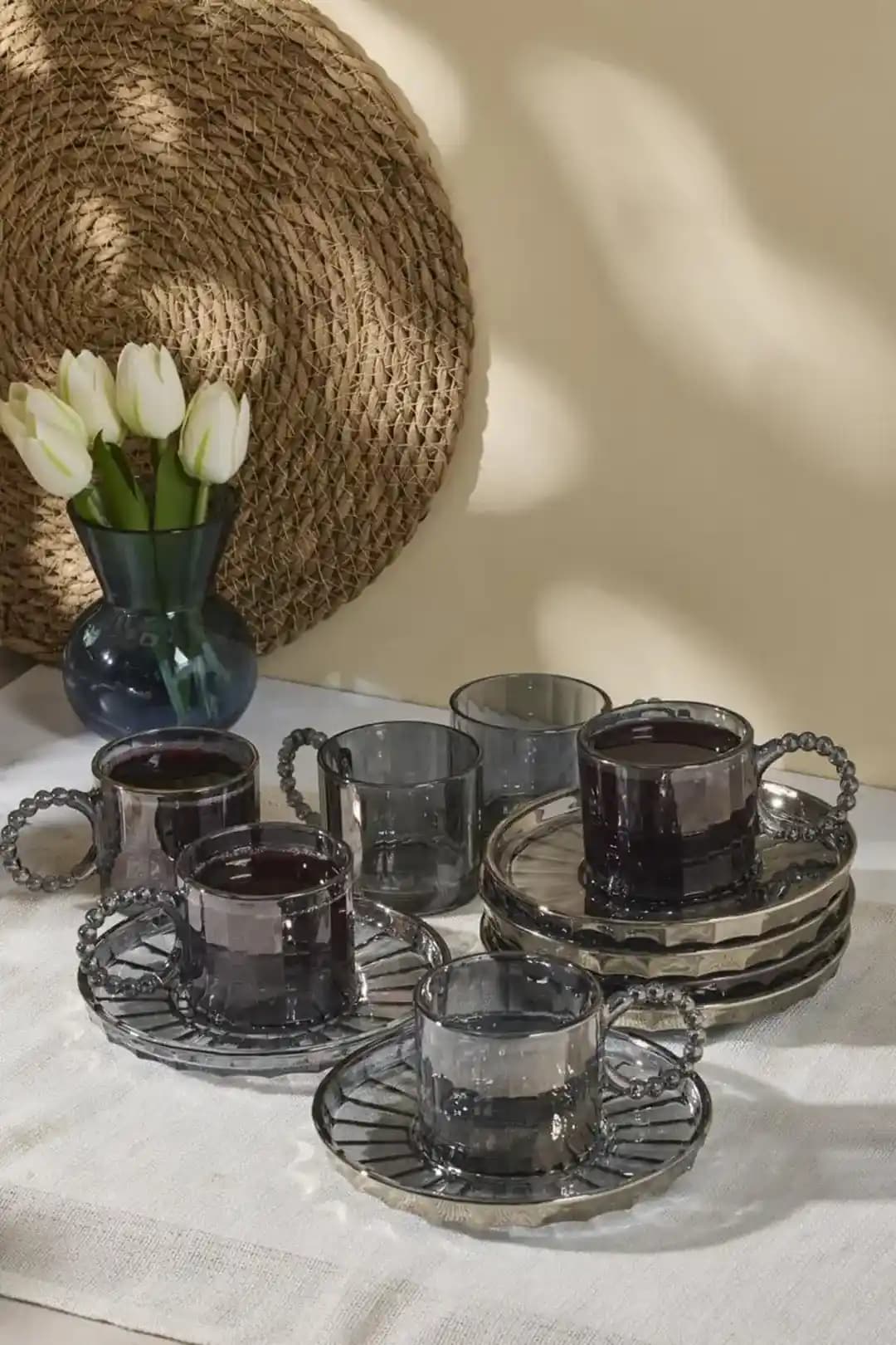 Şık ve Kullanışlı Kulplu Çay Fincanları: Günümüz Trendleri ve Tasarım Özellikleri