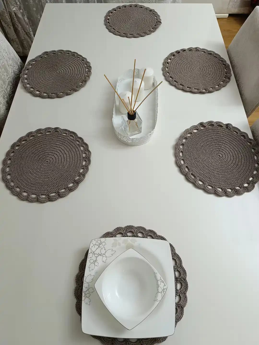 Şık ve Kullanışlı Suplâ Altlıkları ile Masa Dekorasyonunuzu Geliştirin