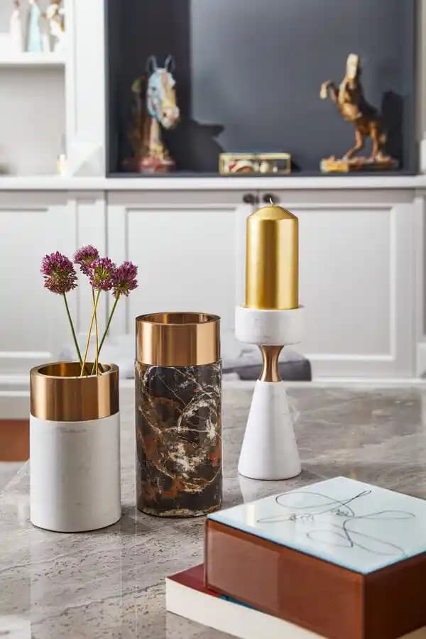 Şık ve Zarif Dekoratif Samdanlar: İç ve Dış Mekanlar İçin Estetik Tasarımlar