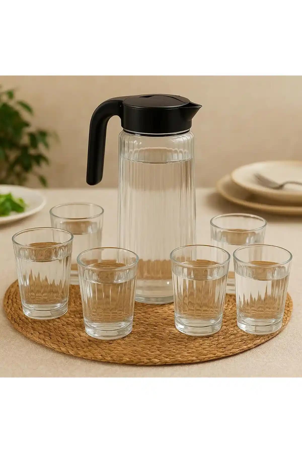 Sürahi ile Dekorasyonda Şıklık ve İşlevselliğin Uyumunu Yakalamak