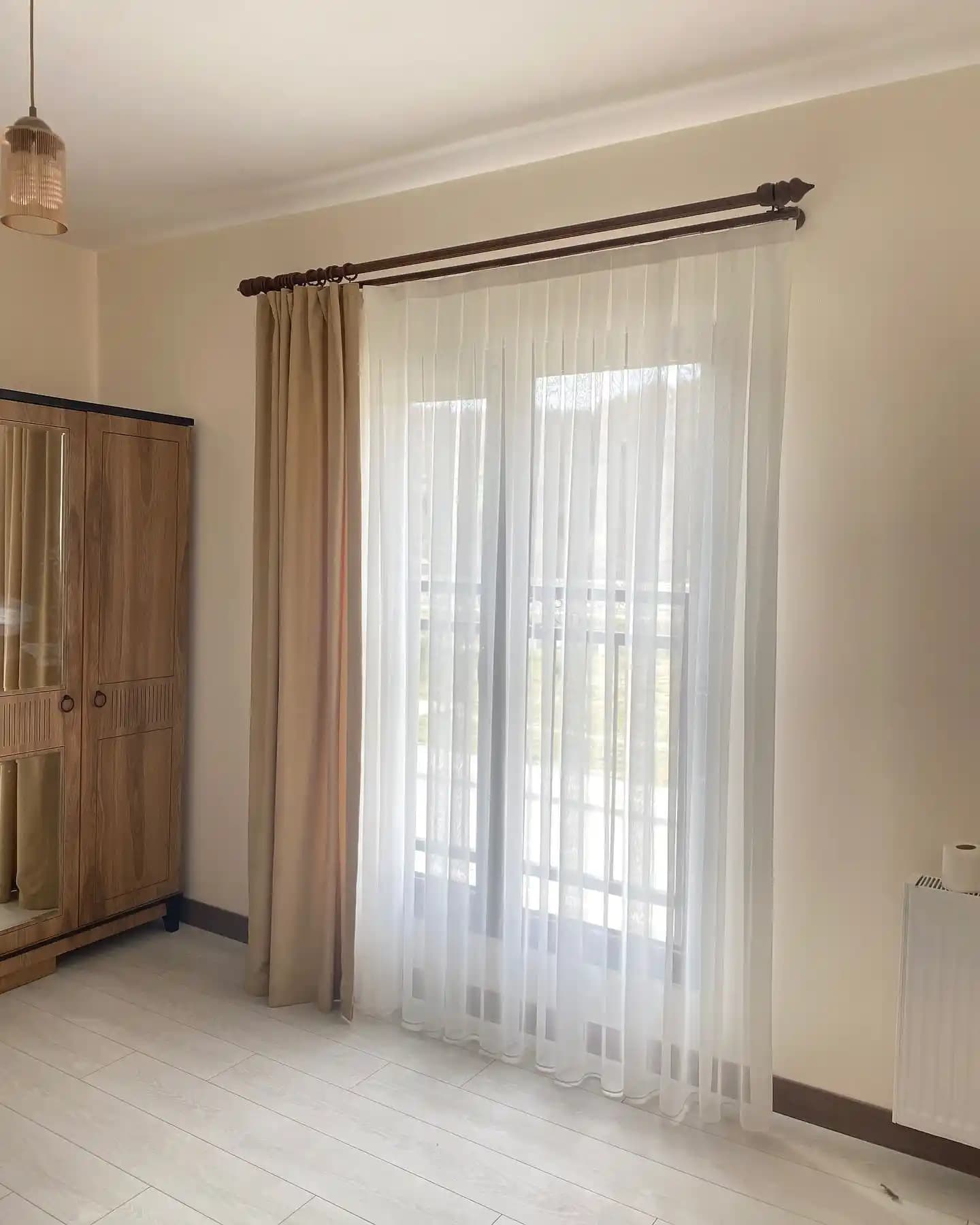 Tül Perdelerle Estetik ve Fonksiyonel Oda Dekorasyonu Rehberi