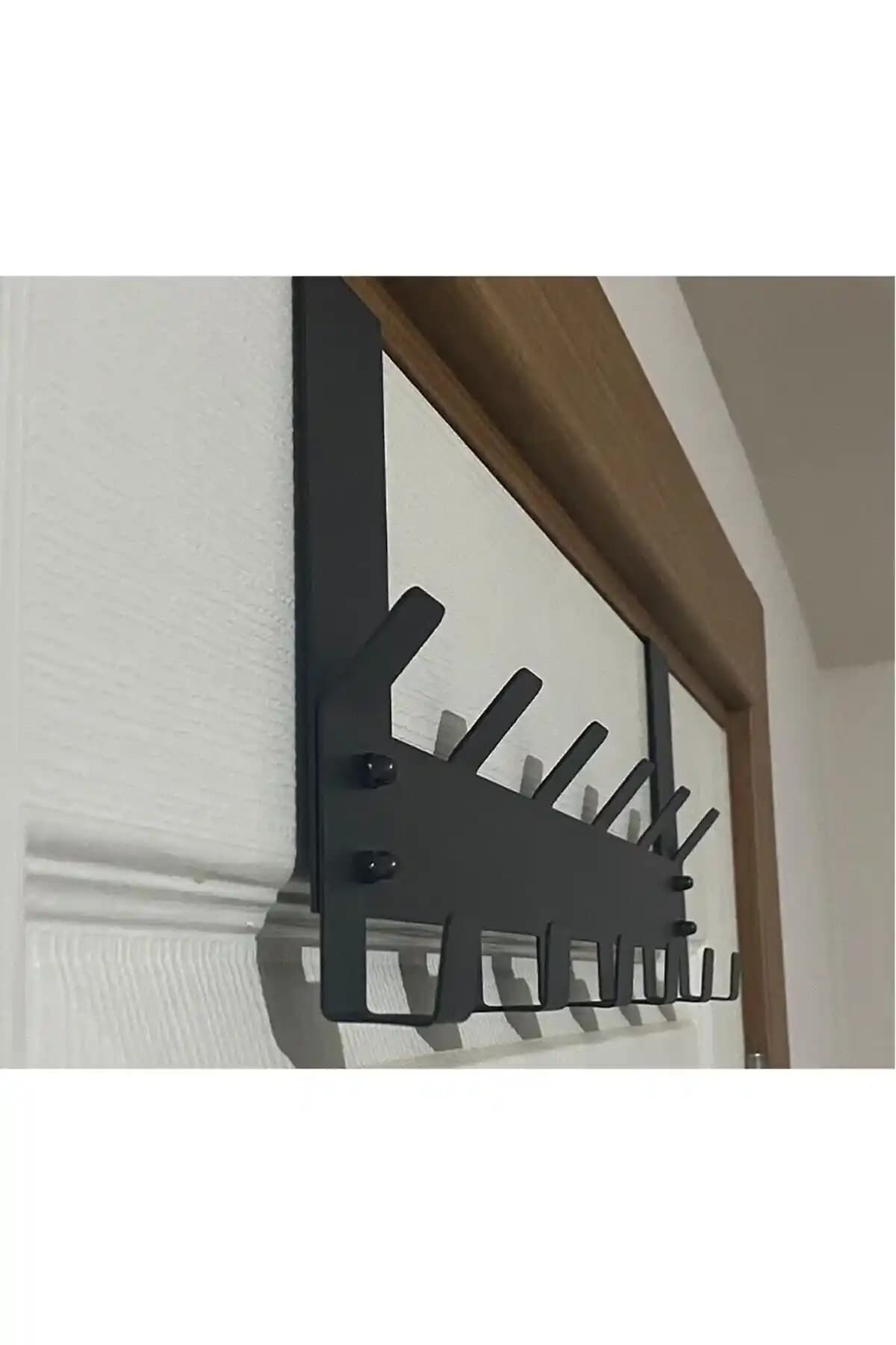 Vidalı Kapı Arkası Askılıklarının Özellikleri ve Kullanım Avantajları