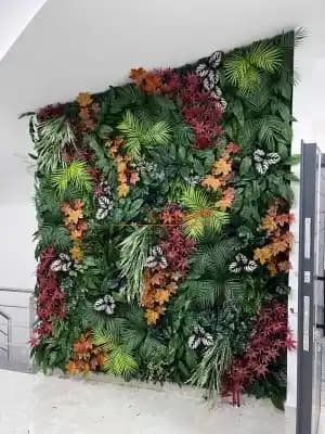 Yapay Duvar Çiçekleri ile Estetik ve Bakım Gerektirmeyen Dekorasyon Çözümleri