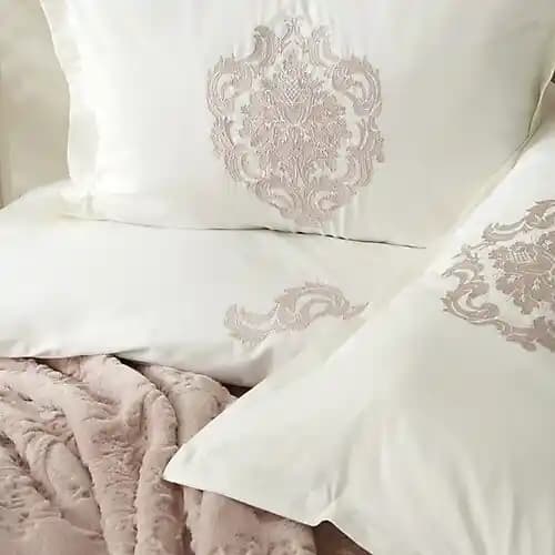 Yatak Odası İçin Çeyiz Setleri: Karaca Tugba ile Estetik ve Fonksiyonellik