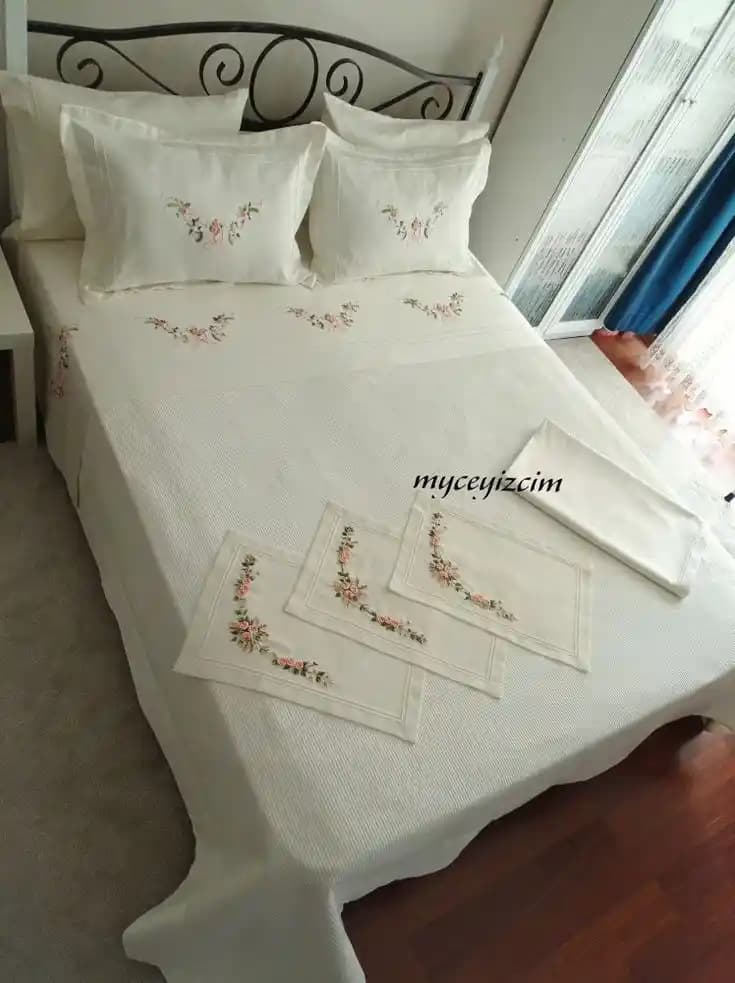 Yatak Odasında Şıklık ve Zarafet İçin İşlemeli Nevresim Seçenekleri