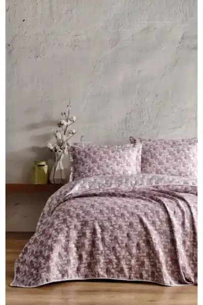 Yatak Örtülerinde Estetik ve Fonksiyonellik: Güncel Yaklaşımlar ve Kullanım İpuçları