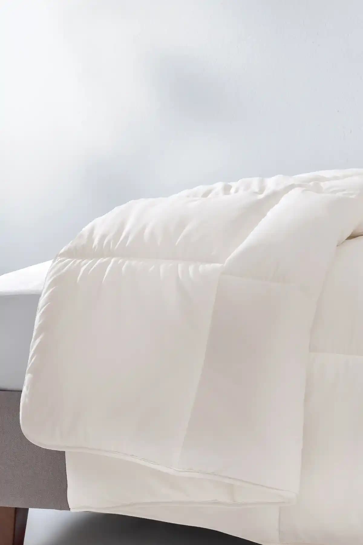 Yataş Noah Çift Kişilik Yorgan: Konfor ve Dayanıklılığı Bir Arada Sunar