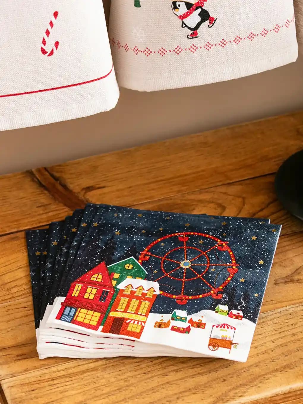 Yılbaşı Temalı Kağıt Peçeteler: Dekorasyon ve Hijyen İçin En İyi Seçenekler