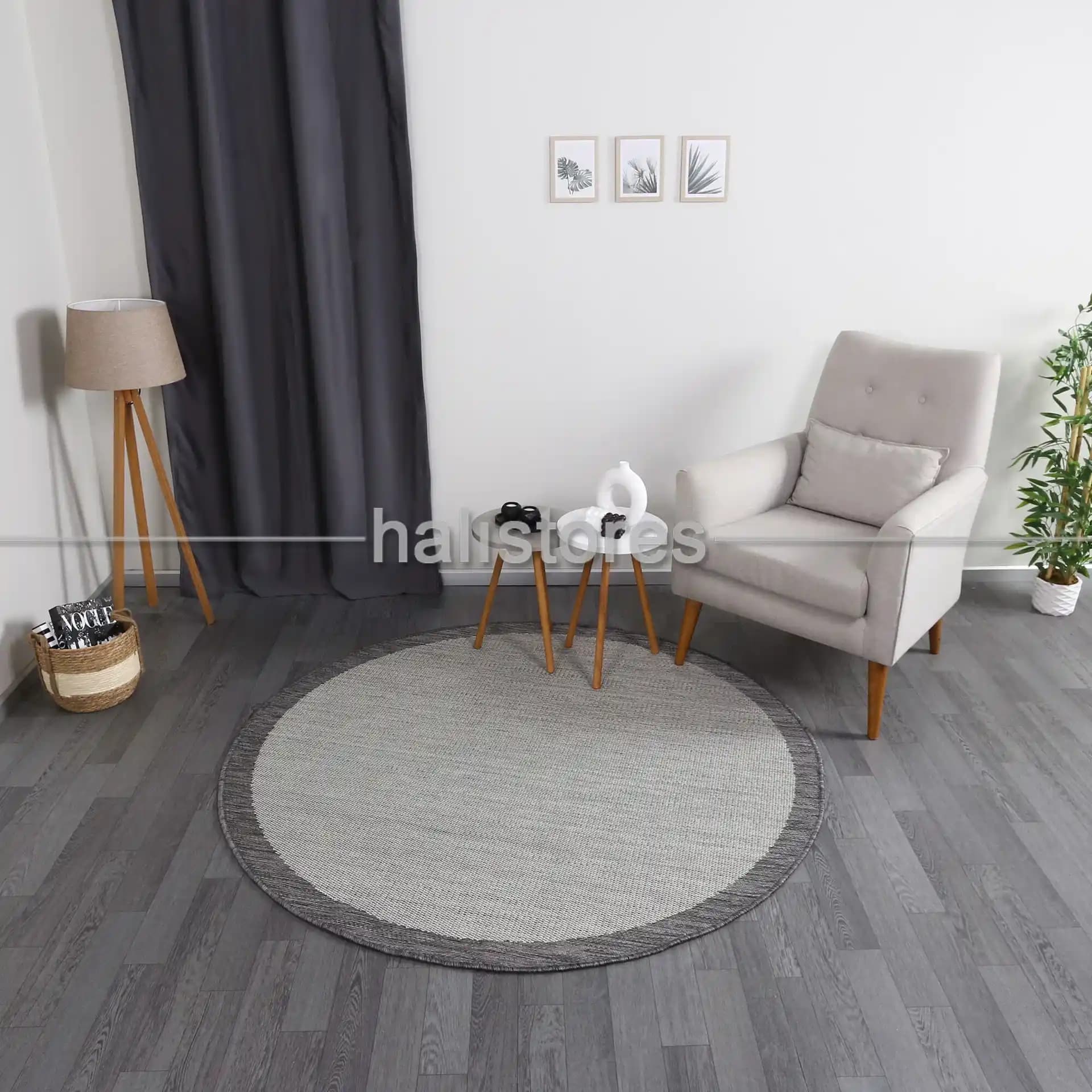 Yuvarlak Halıların Doğal Malzemelerle İç Mekanda Estetik ve Fonksiyonel Kullanımı