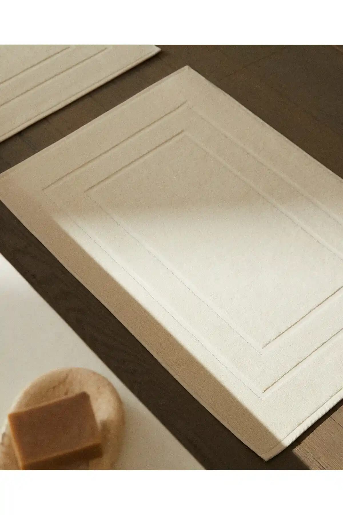 Zara Home Banyo Paspasları: Fonksiyonellik ve Estetiği Bir Arada Sunan Çeşitler