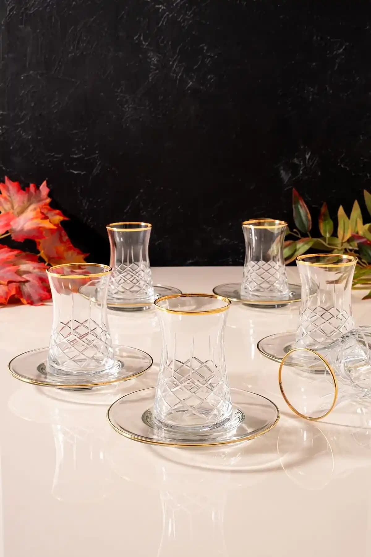 Zarif Sofra Bardak Setleri: Tasarım ve Kalitenin Buluşmasıyla Şık Sofralar Yaratın