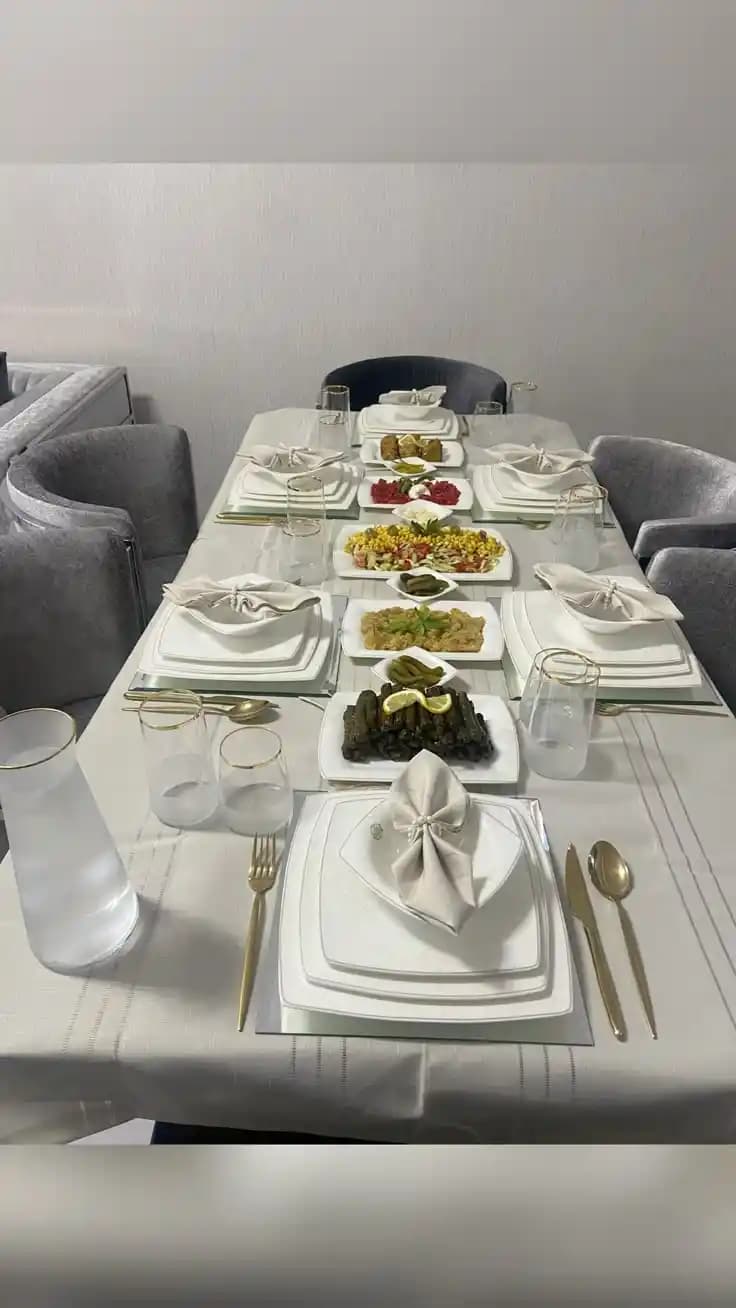 Zarif ve İşlevsel Sofra Bardakları: Estetik ve Kullanım Kolaylığını Bir Arada Sunan Seçenekler