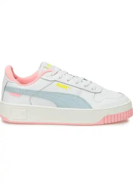 Puma Carina Street Beyaz Kadın Sneaker Günlük Şıklık ve Konfor Sunan Modern Tasarım