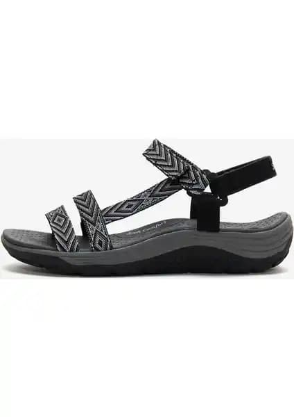 Skechers Kadın Siyah Sandalet: Modern Tasarım ve Yüksek Konfor Sunan Günlük Kullanım Modeli
