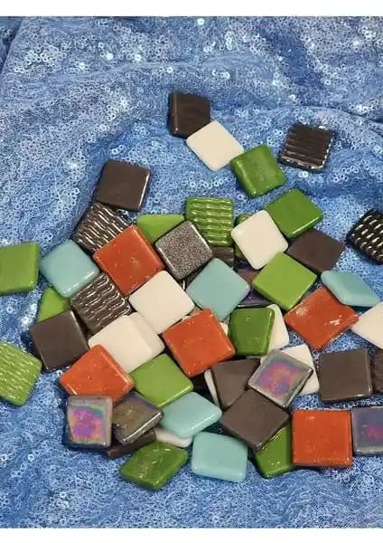 Cam Mozaik Taşı: Renkli ve Dayanıklı Sanatsal Dekorasyon Malzemesi