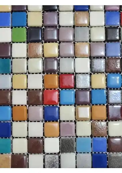 Atölye Öğretmenim Rengarenk Cam Mozaik Taşı: Estetik ve Fonksiyonel Dekorasyon Malzemesi