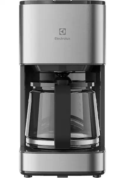 Electrolux E3CM1-3ST ve Homend Coffeebreak 5046-H Kahve Makinesi Karşılaştırması 1