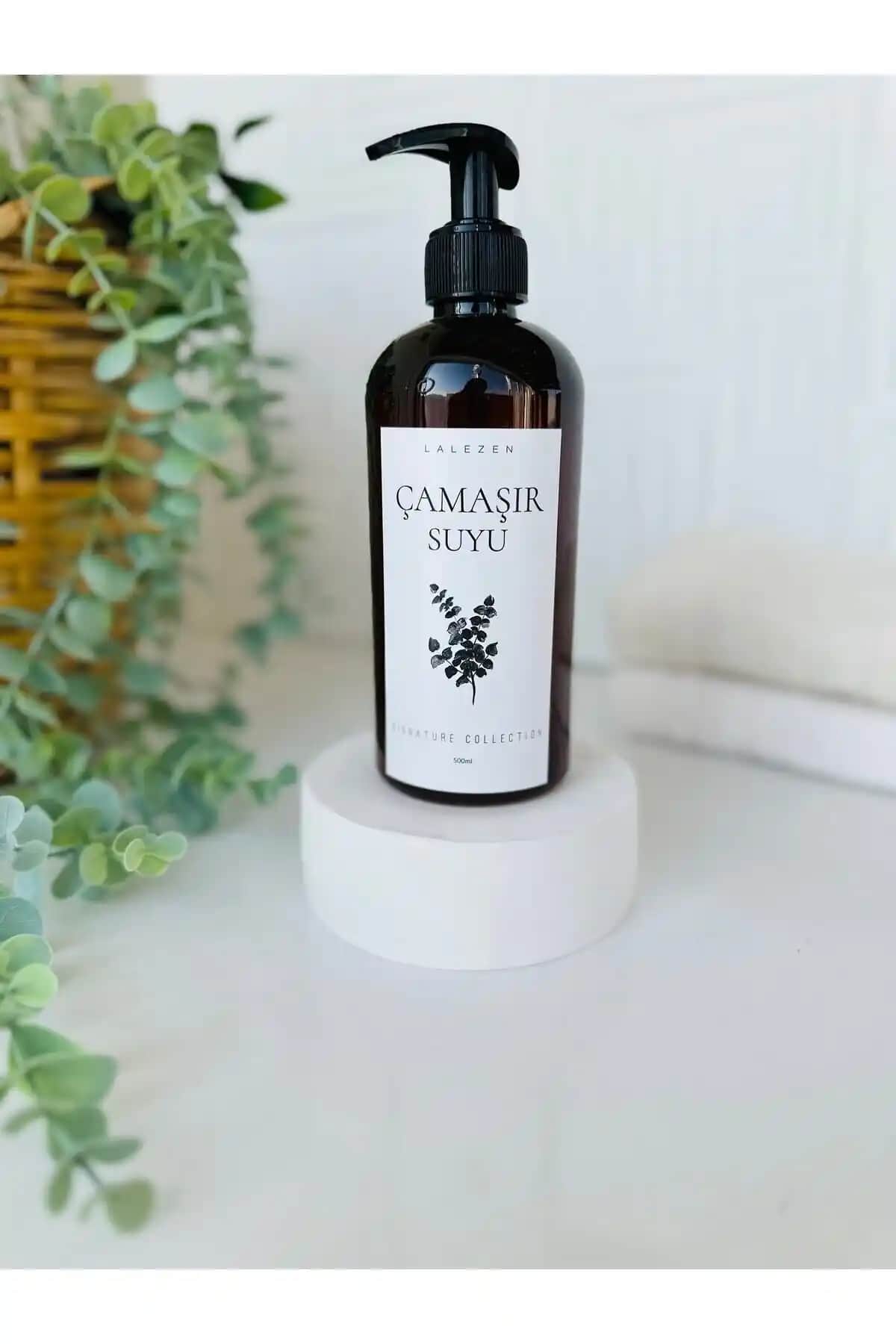 LALEZEN HOME Çiçekli Plastik Amber Çamaşır Suyu Şişesi 500ml Estetik ve Kullanışlı Tasarım